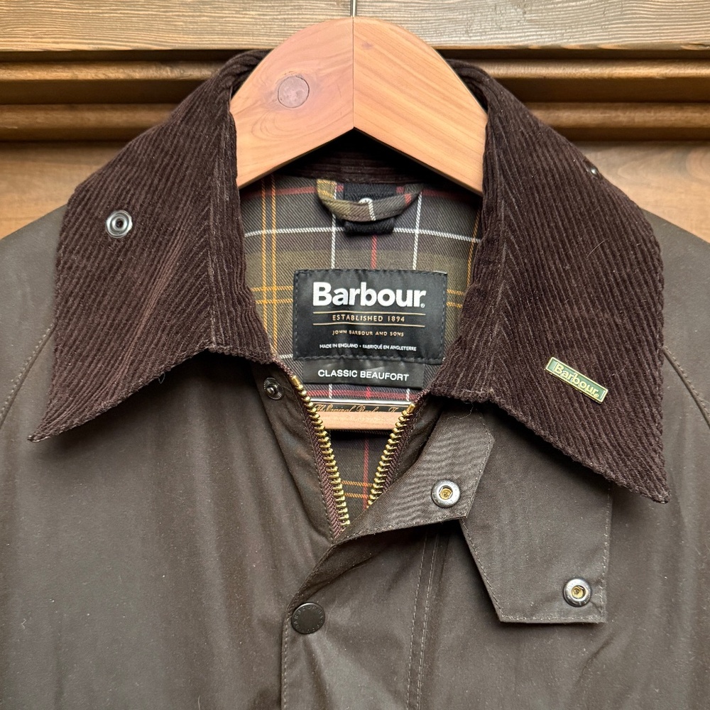 Barbour Classic Beaufort Waxed Jacket - Picture 3 of 14